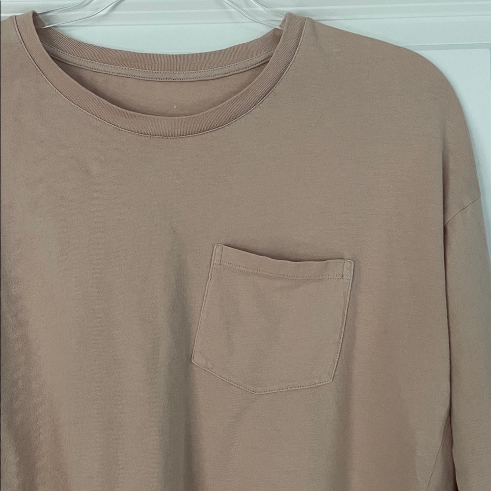 Everlane Organic Cotton Long Sleeve Light Pink Pocket Tee Size Small - Picture 3 of 5